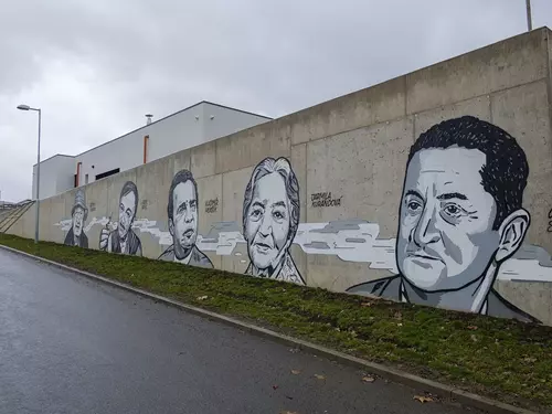 Mural Osobnosti kultury v Brně