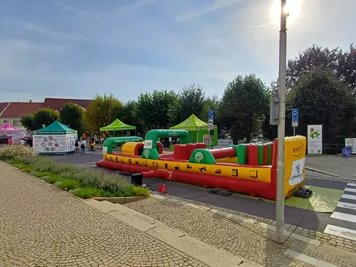 Elektrowin s překážkovou nafukovací dráhou