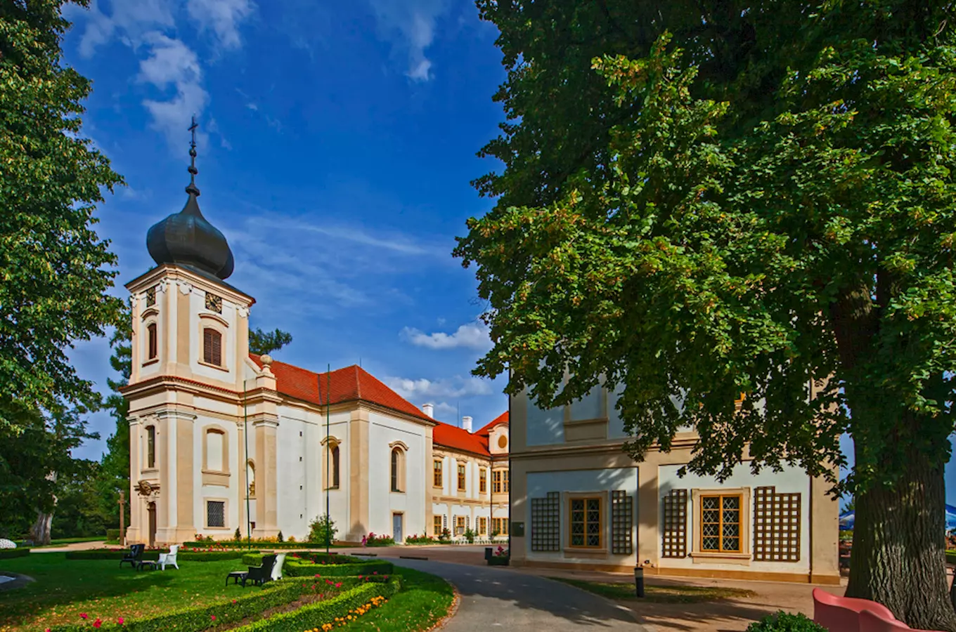 Zámek Loučeň oživí řeč květin