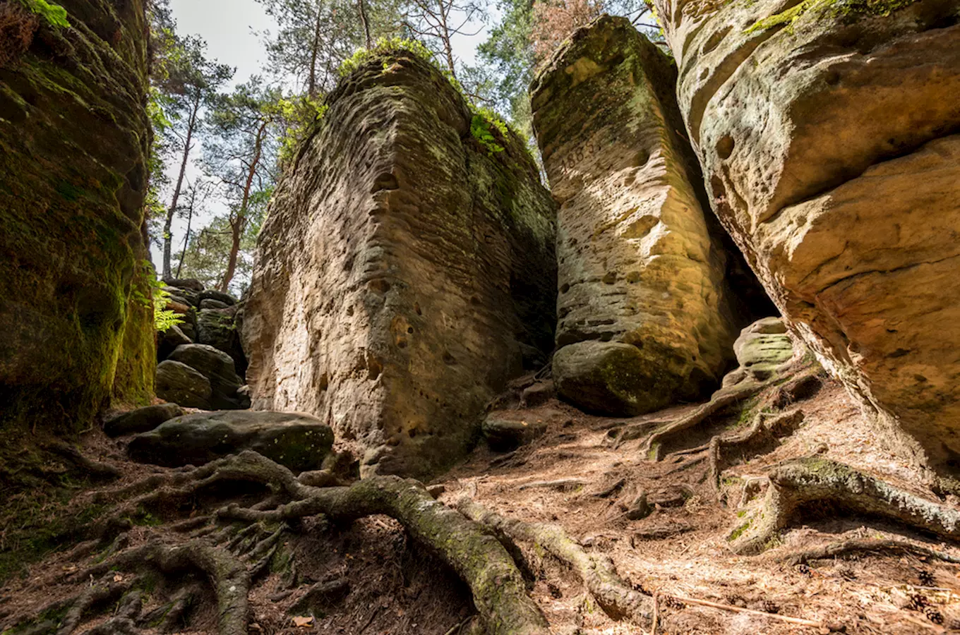 Toulovcovy Maštale – úkryt rytíře Toulovce