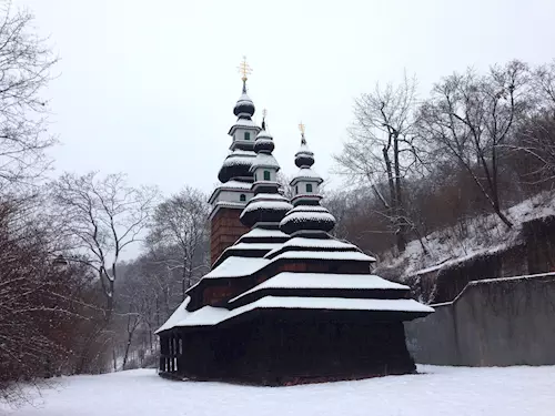 Užijte si kouzelné Vánoce na sněhu v pravoslavném chrámu svatého archanděla Michala na pražském Petříně