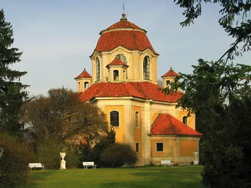 Kaple v Panenských Břežanech