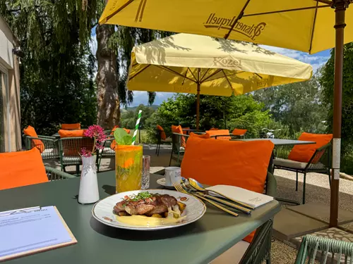 Zahrádka restaurace Star Lipno