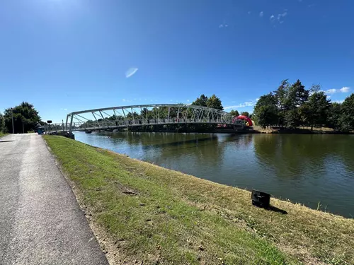 Lávka přes Vltavu v Hluboké nad Vltavou
