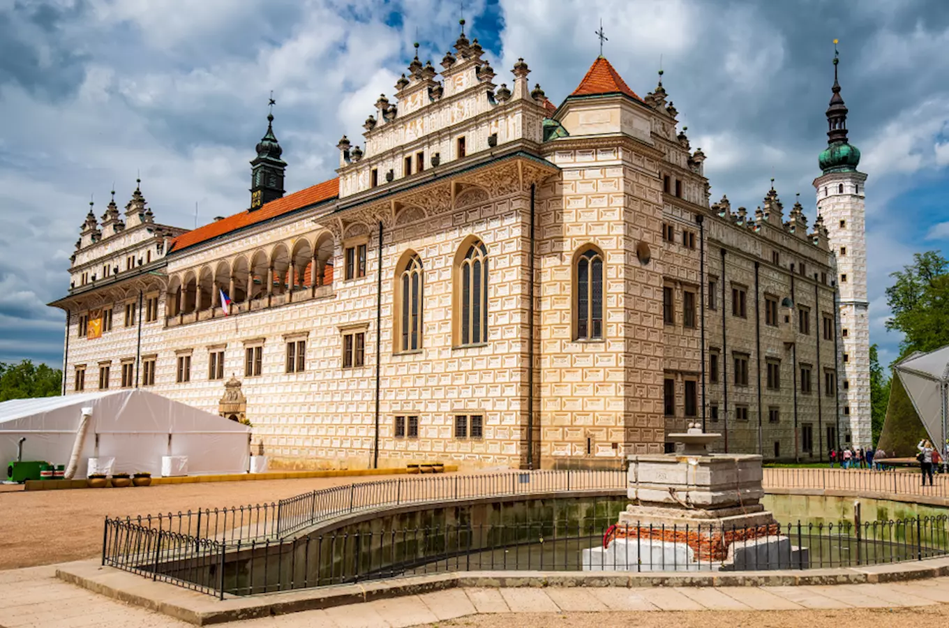 Renesanční komplex zámku v Litomyšli – památka UNESCO s unikátní sgrafitovou výzdobou