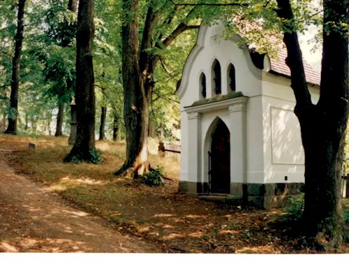 Křížový vrch s křížovou cestou a kaplemi ve Šluknově