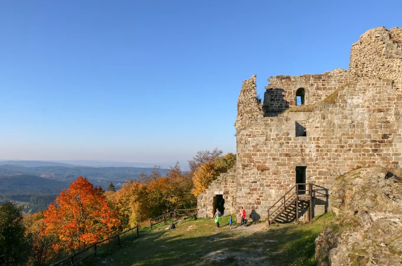 Pěší výlet na Přimdu – jeden z nejstarších kamenných hradů v Čechách