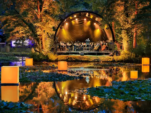 Zahajovac koncert Festivalu Krumlov v eskokrumlovsk zmeck zahrad