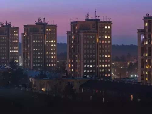 Paneláky v Česku: věžáky, sídliště, muzeum architektury a panelové rekordy