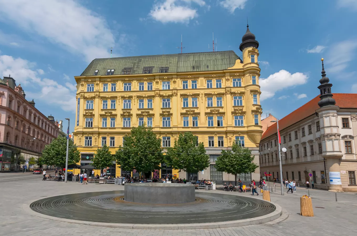 Skácelova kašna na náměstí Svobody v Brně
