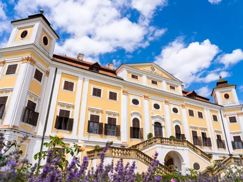 Česko ve filmu: po stopách komedie Poslední aristokratka a Aristokratka ve varu