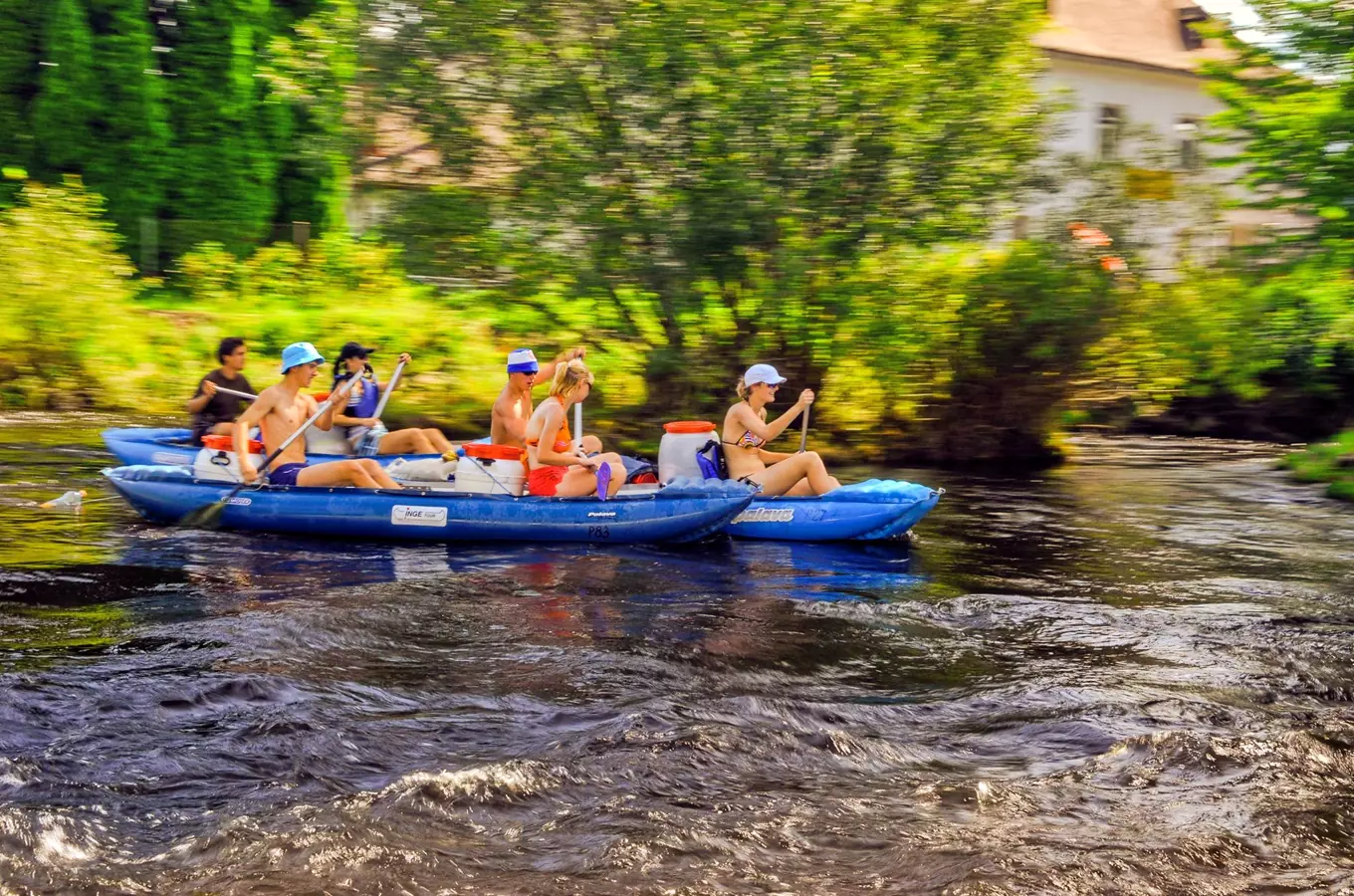 Ingetour – půjčovna kánoí a raftů na Vltavě