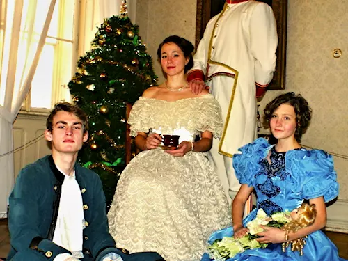 Vánoční prohlídky na zámku Ploskovice