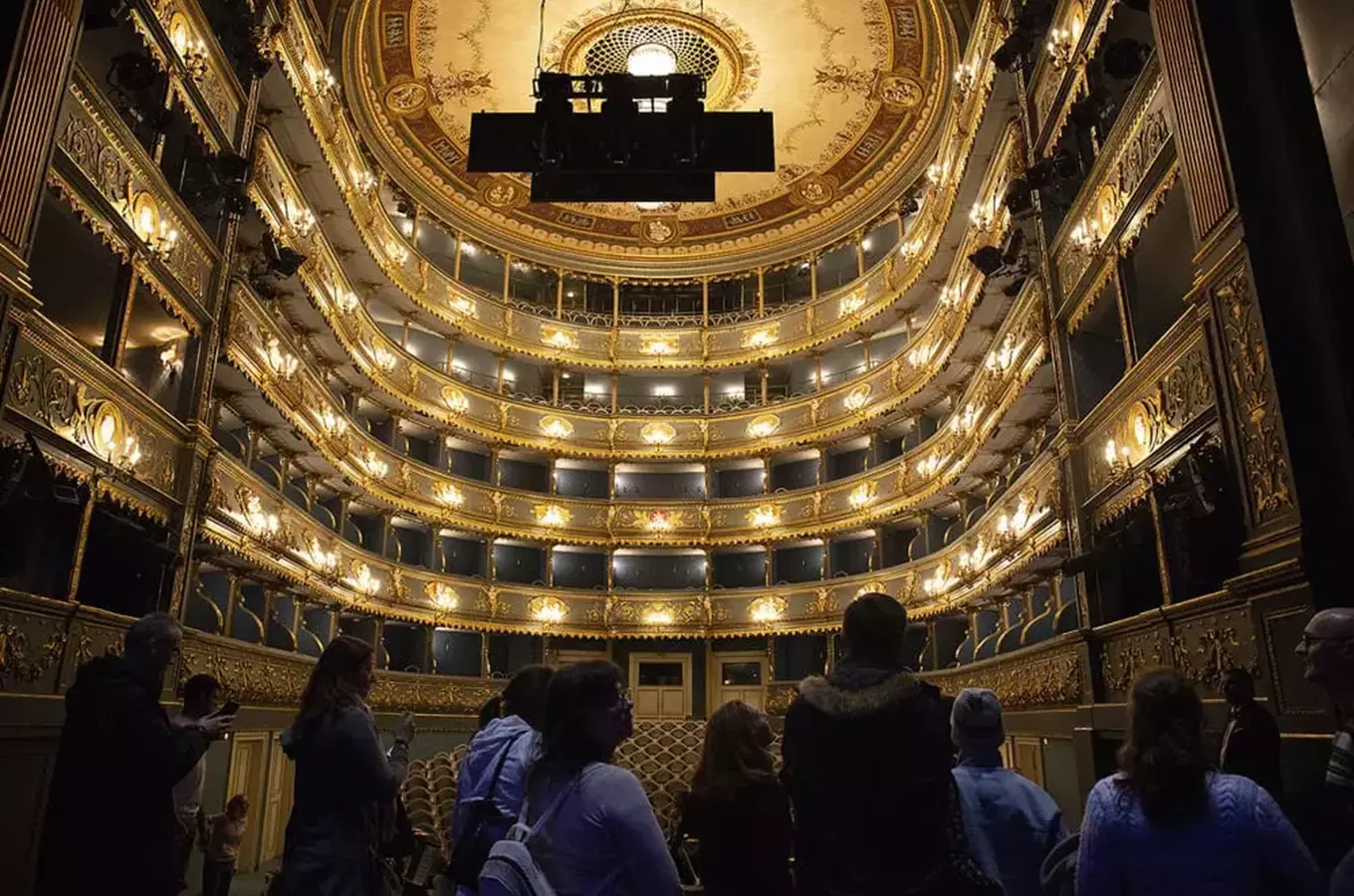 Noc divadel a European Theatre Night otevře i divadelní dveře, které jsou běžně divákům zapovězené