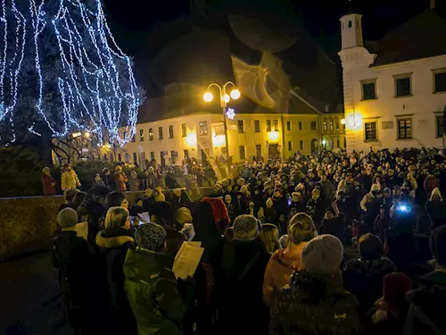 Rozsvícení vánočního stromu na náměstí ve Slavkově u Brna