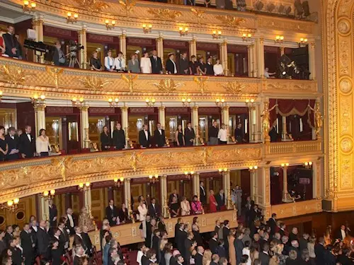 Letošní ples ve Státní opeře Praha nabídne exkluzivní hosty, hudbu i charitu 