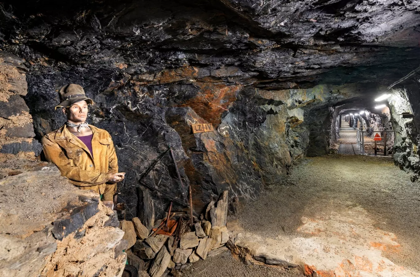 Štolu Prokop ve Stříbře oživují horníci i důlní lokomotiva