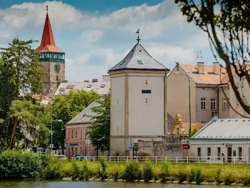 Věž Jičín – originální ubytování a expozice Petra Hebera