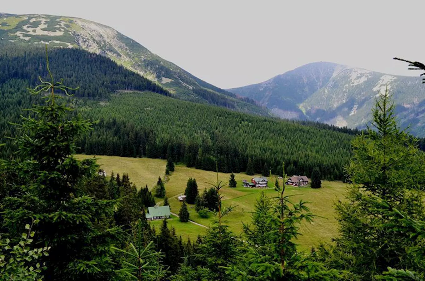 Modrý Důl v Krkonoších – horská osada pod Studniční horou