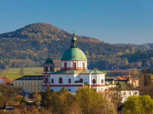 Církevní řády: dominikáni, dominikánské kláštery a hrob svaté Zdislavy