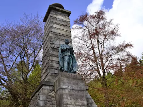 Pomník Jindřicha Šimona Baara na Výhledech u Klenčí pod Čerchovem