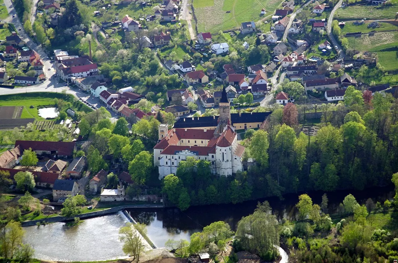 Klášter Sázava – výstava obrazů Ježíšova křížová cesta