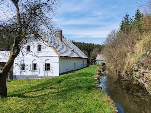 Šlakhamr v Hamrech nad Sázavou – Brdičkův mlýn, kudy z nudy