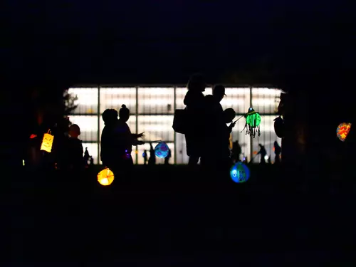 Lampionový průvod s ohňovou show