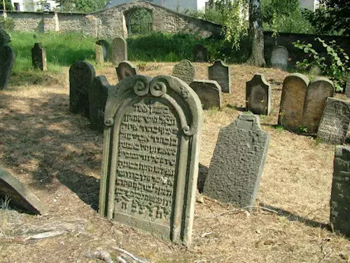 Synagoga a židovský hřbitov v Hořicích