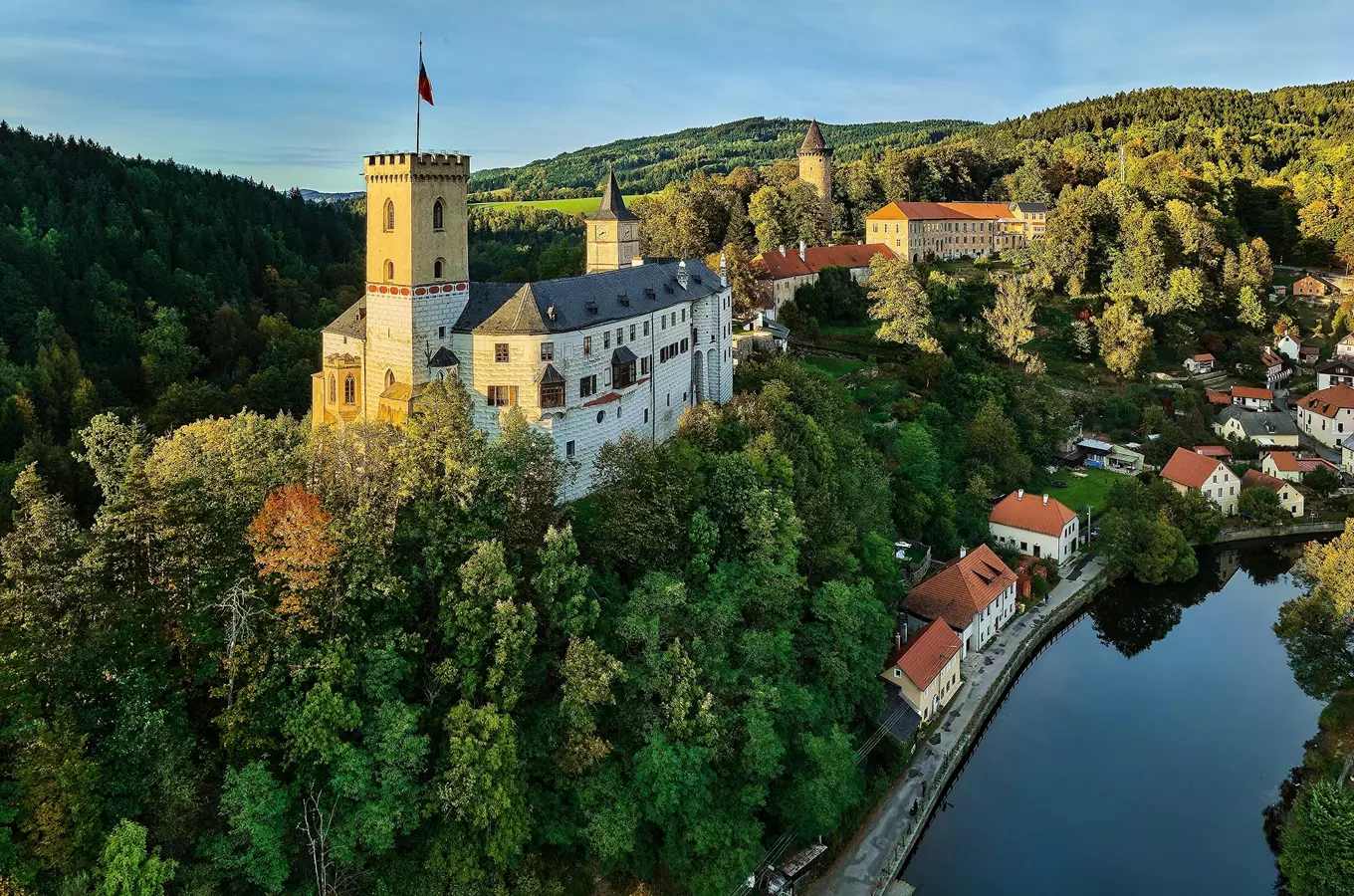 Výstava Rožmberk a tři pohledy na království Vltavy během konce 19. a na počátku 20. století