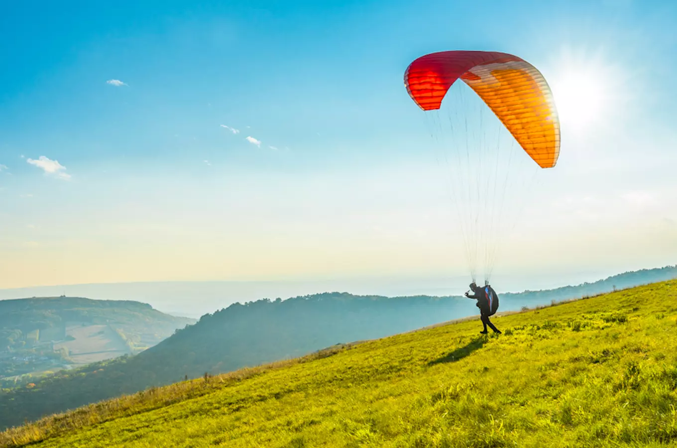 Létejte jako ptáci - naučte se ovládat paraglide