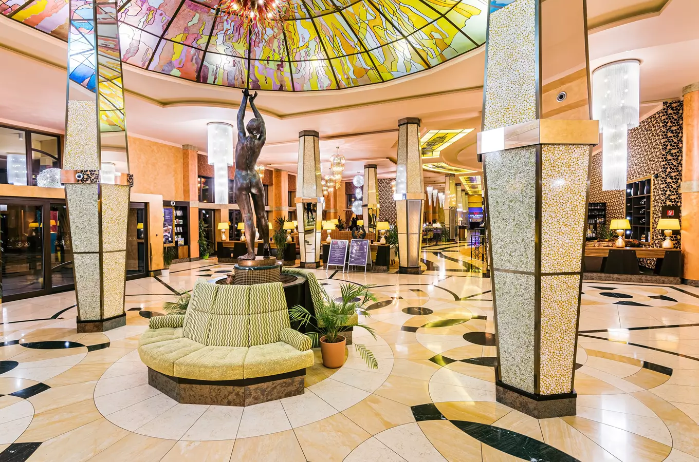 Hotel Savannah Lobby