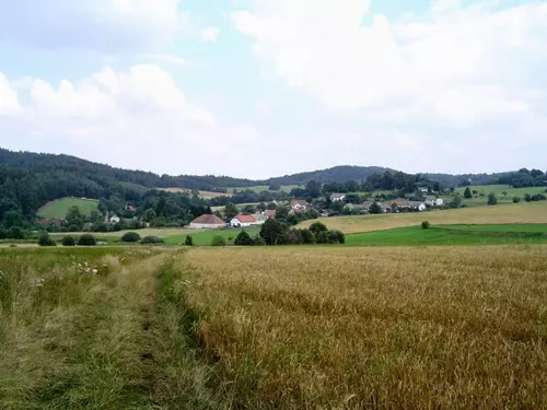 Jděte do Prčice po celý rok – dálkové stezky pro pěší i cyklisty v Toulavě