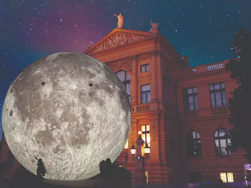 Jindy je neuvidíte: Pražská muzejní noc 2025 zve na bizarní sbírky Univerzity Karlovy