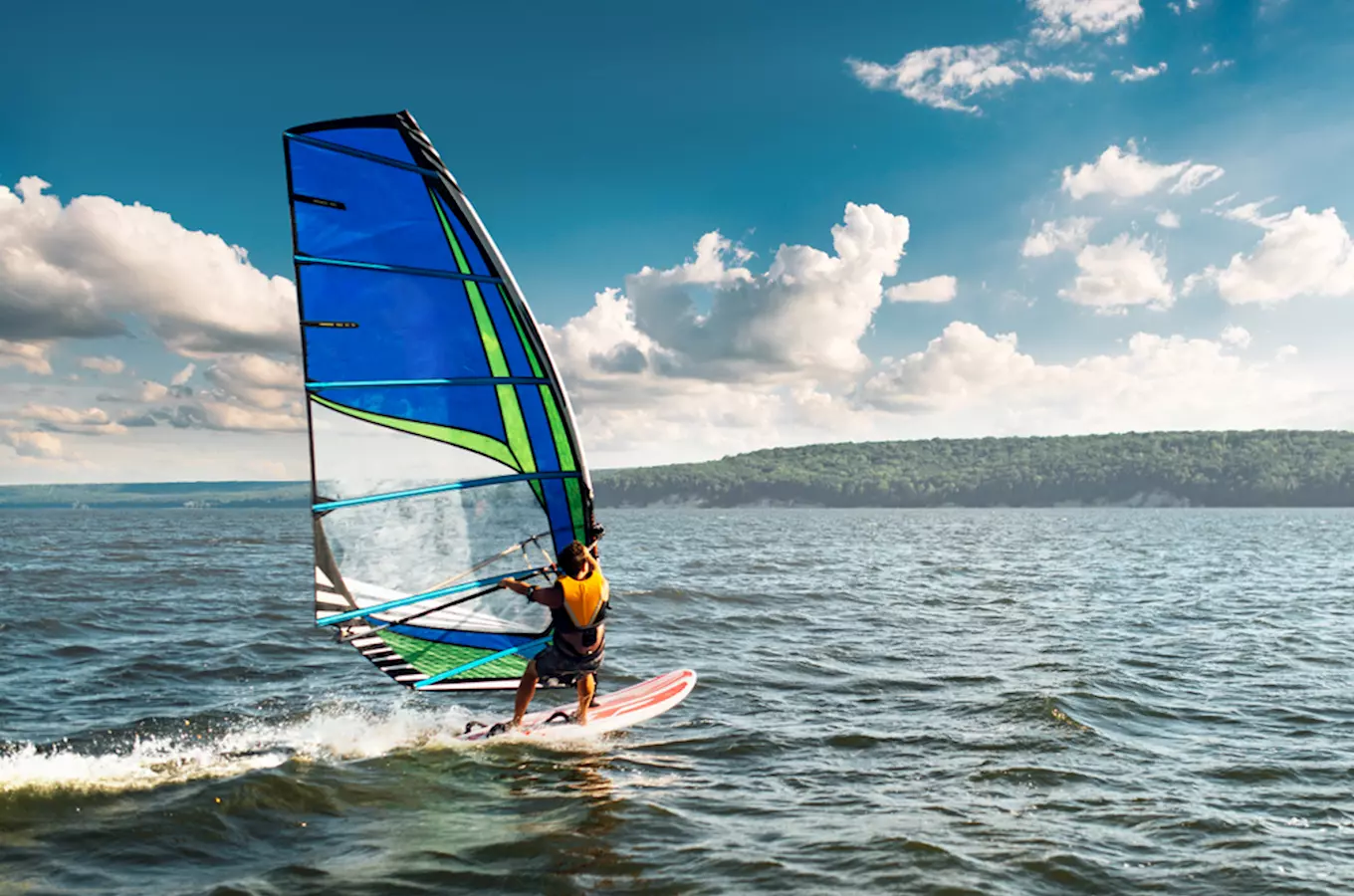 Zkroťte vítr, věnujte se windsurfingu!