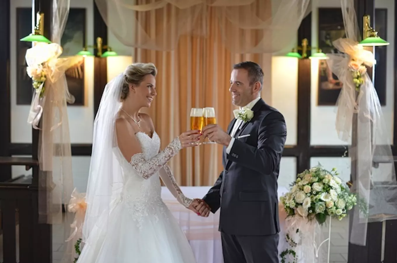 Tip na originální svatební den? Pivovar Plzeňský Prazdroj nabízí tematickou zábavu i kompletní gastr