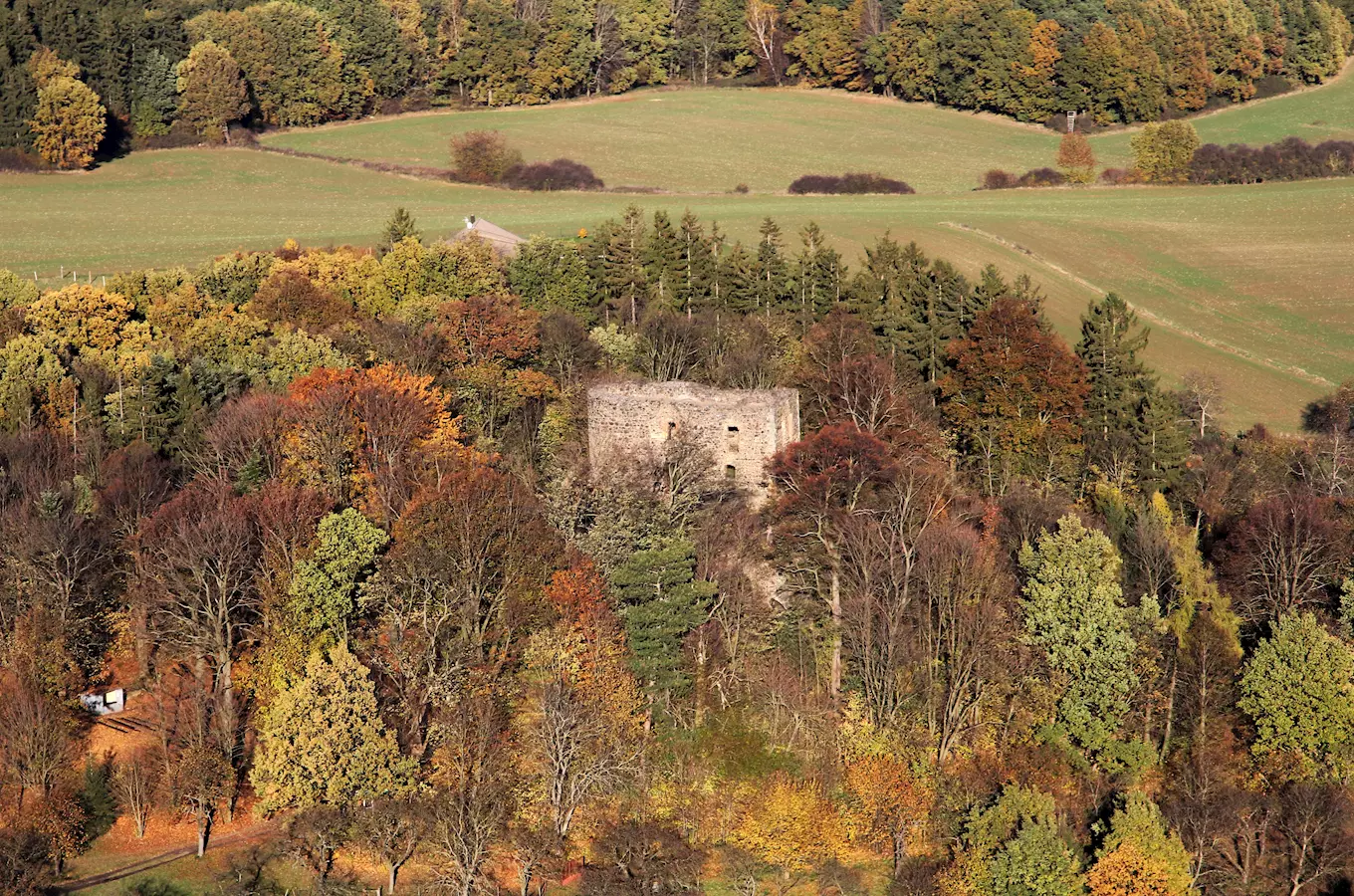 Hrad Vlčtejn, Kudy z nudy