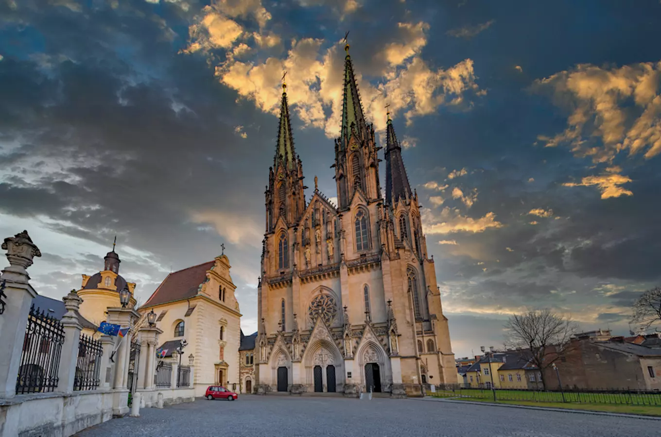 Nejvyšší novogotická věž v Česku – Katedrála sv. Václava v Olomouci