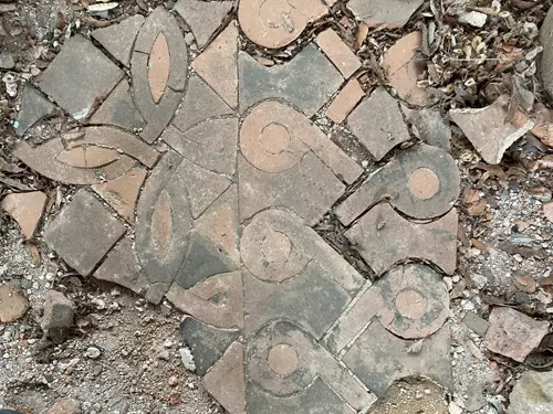 Přednáška Z archeologického depozitáře – Mozaiková dlažba aneb po čem chodili (nejen) cisterciáci ve 13. století