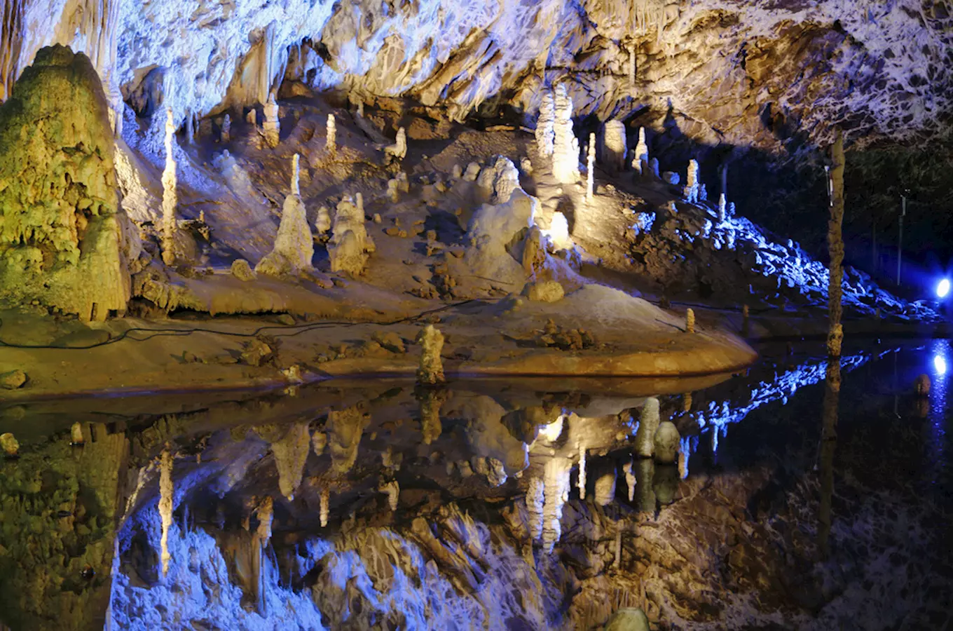 Zimní prohlídky Punkevních jeskyní