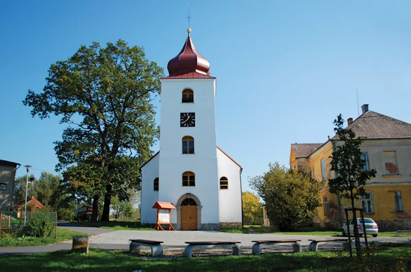 Kostel sv. Kateřiny v obci Křižovatka