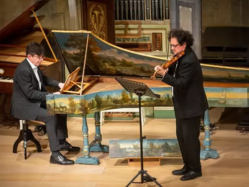 Luca Giardini (barokní housle) a Václav Luks (cembalo)