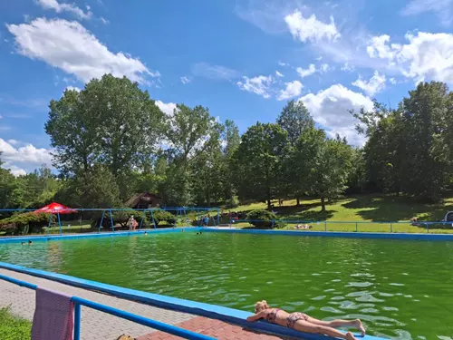 Velký bazén s přírodní vodou