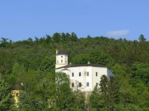 Hrad Malenovice – přepychové sídlo rodu Šternberků