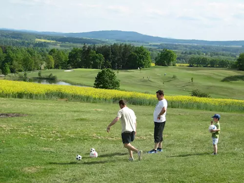 Footgolf aneb golf s kopačákem na hřišti v Kestřanech
