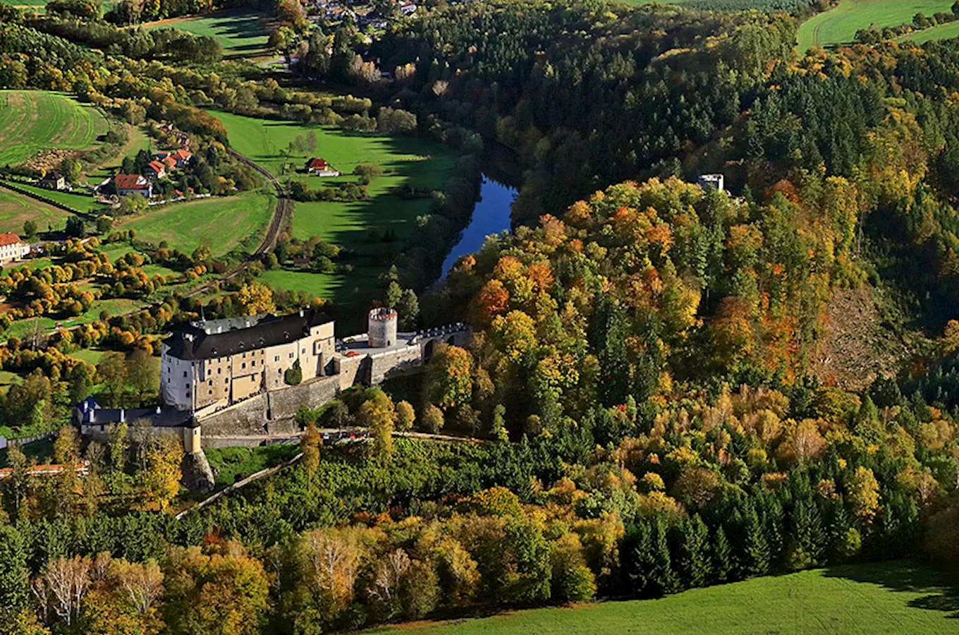 Hrad Český Šternberk, Kudy z nudy