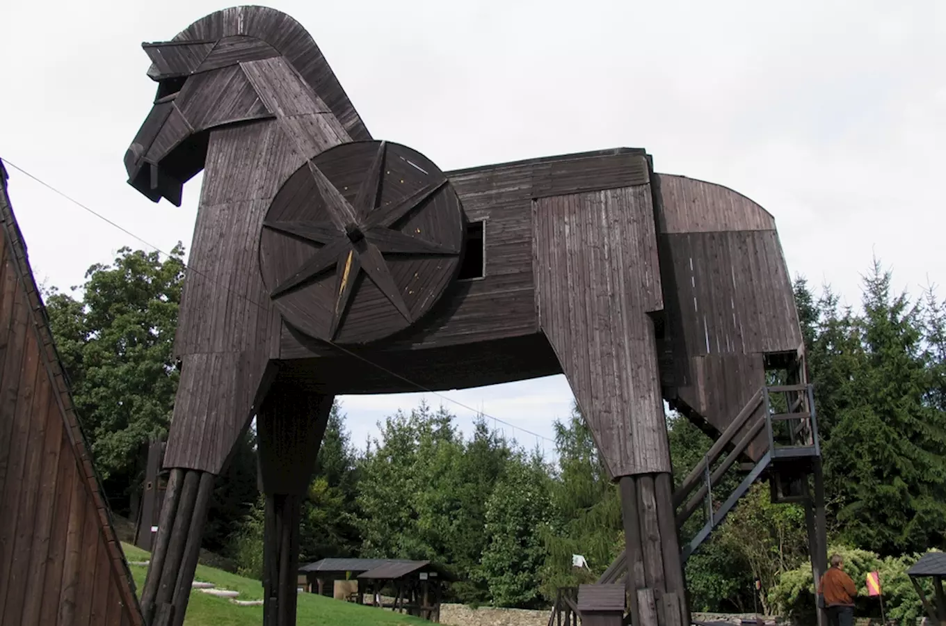 Trojský kůň v Bouzově – největší dřevěný kůň na světě