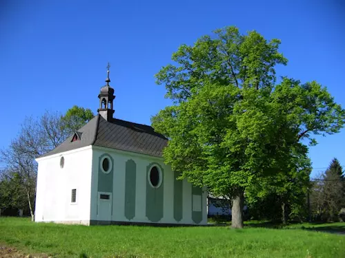 kaple sv. Anny ve Lhotce u Hostomic