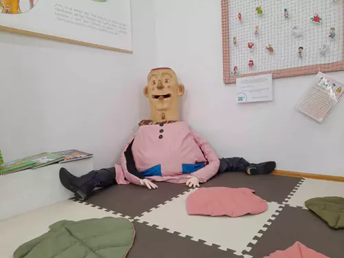 Analfabeta Negramotná a další hrdinové z knih