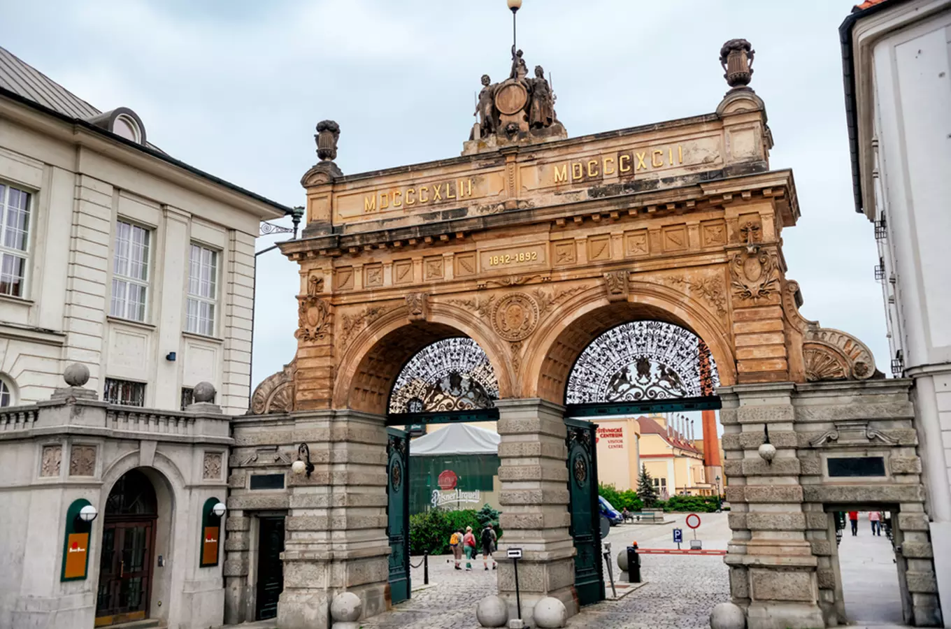 #světovéČesko a Jubilejní brána pivovaru Pilsner Urquell